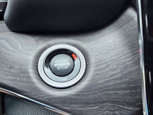 New 2025 Jeep Grand Cherokee L Overland w/ Advanced Protech Group III image 27