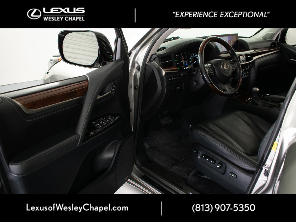 Used 2016 Lexus LX 570 4WD w/ Luxury Package image 14