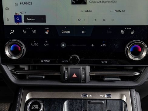 Used 2025 Lexus GX 550 image 27