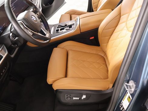 Used 2025 BMW X5 xDrive40i w/ Premium Package image 12