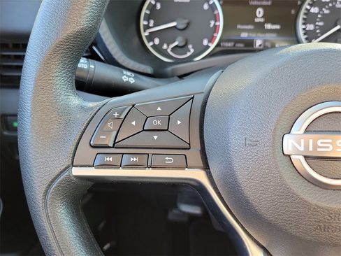 Used 2024 Nissan Sentra SV image 5