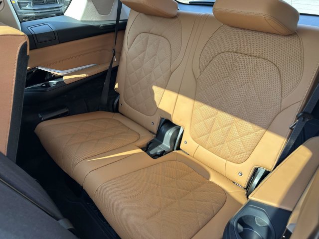 Certified 2025 BMW X7 xDrive40i w/ Premium Package AWD/4WD image 18
