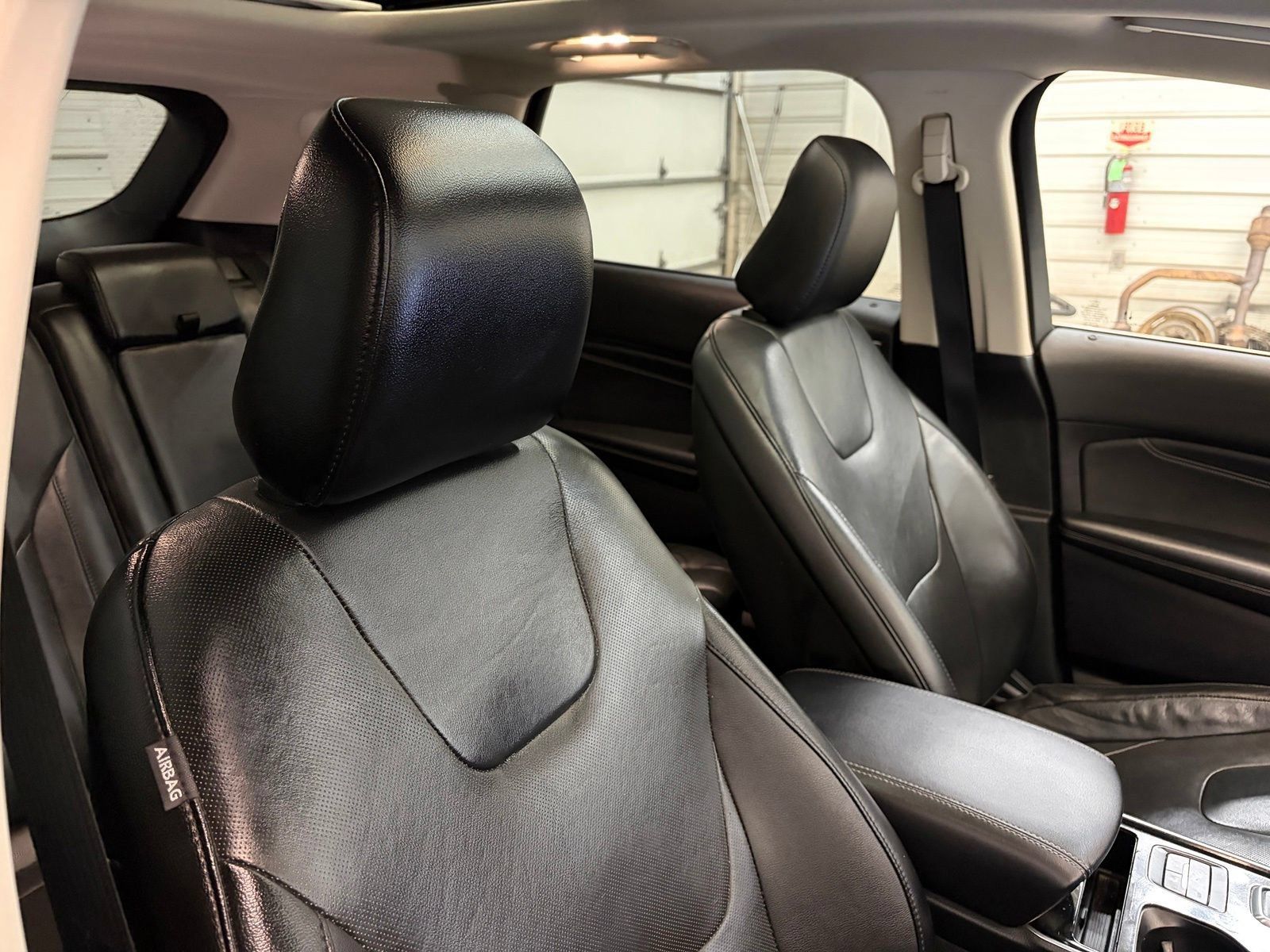 Used 2020 Ford Edge Titanium w/ Equipment Group 301A AWD/4WD image 29