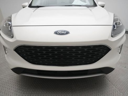 Used 2020 Ford Escape Titanium AWD/4WD image 22