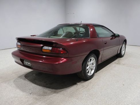 Used 2001 Chevrolet Camaro LT w/ Preferred Equipment Group 1 RWD image 2