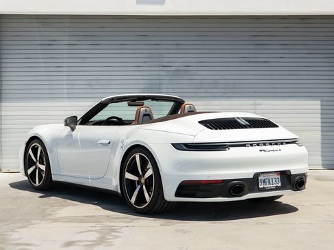 Used 2024 Porsche 911 Carrera S RWD image 3