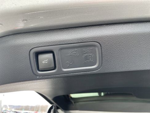 Used 2024 Ford Expedition Platinum image 20