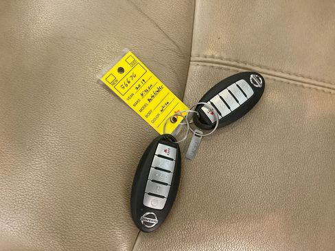 Used 2019 Nissan Pathfinder SL w/ SL Premium Package AWD/4WD image 28