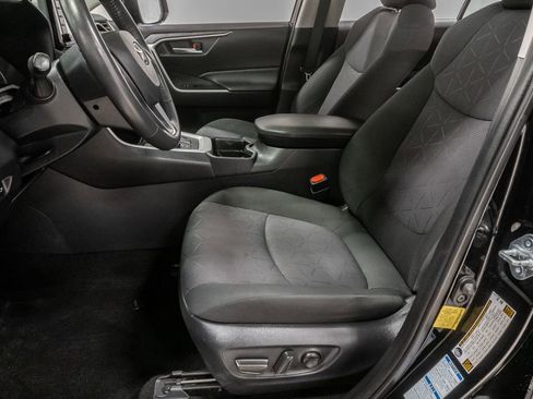 Used 2021 Toyota RAV4 XLE w/ Convenience Package AWD/4WD image 11