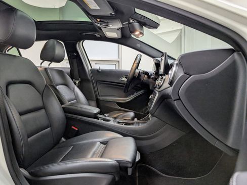 Used 2017 Mercedes-Benz GLA 250 4MATIC image 25