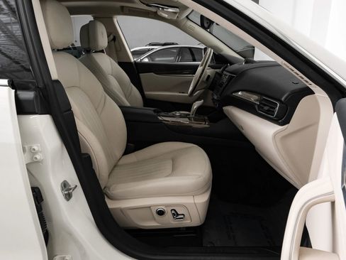 Used 2022 Maserati Levante GT image 38