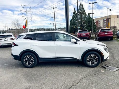 Certified 2024 Kia Sportage LX image 6