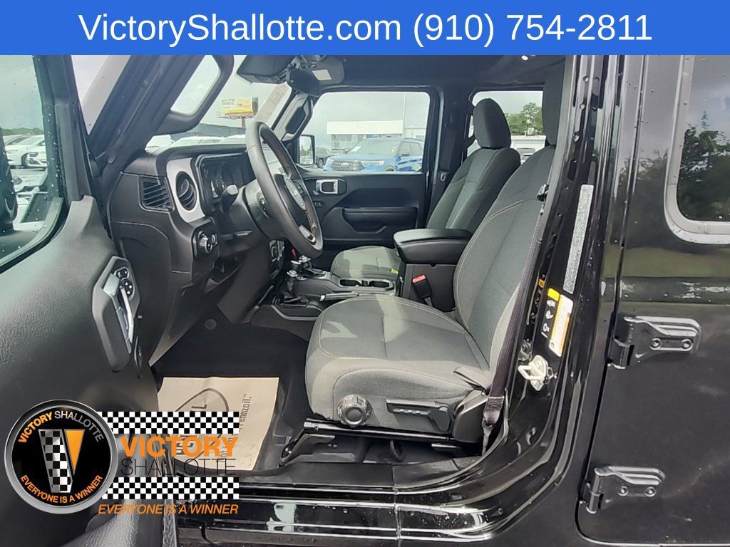 Used 2024 Jeep Wrangler Unlimited Sport AWD/4WD image 18