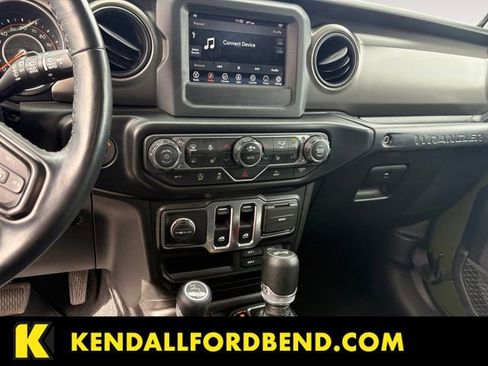 Used 2021 Jeep Wrangler Sport S image 11