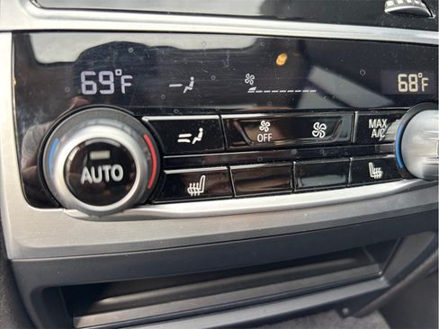 Used 2021 BMW 740i xDrive AWD/4WD image 43