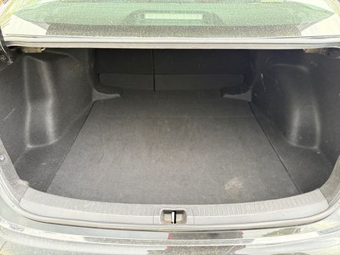 Used 2021 Toyota Corolla LE FWD image 32