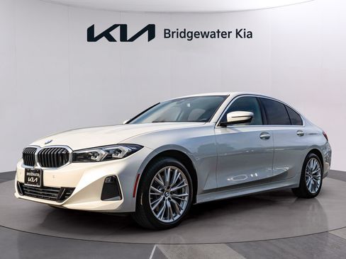 Used 2024 BMW 330i xDrive Sedan w/ Premium Package AWD/4WD image 3