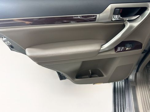 Used 2014 Lexus GX 460 w/ Premium Package image 26