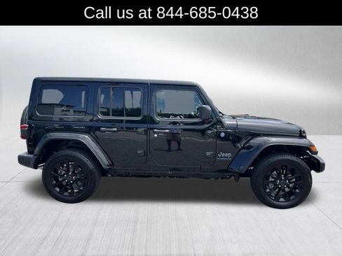 Certified 2025 Jeep Wrangler Unlimited Sahara w/ Safety Group AWD/4WD image 4