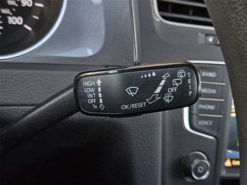 Used 2016 Volkswagen e-Golf SE w/ DC Fast Charging Package image 20