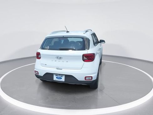 Used 2025 Hyundai Venue SEL FWD image 7
