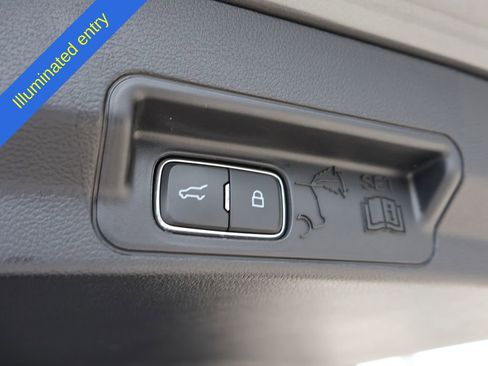 Used 2025 Ford Explorer ST-Line w/ ST-Line Street Pack AWD/4WD image 17