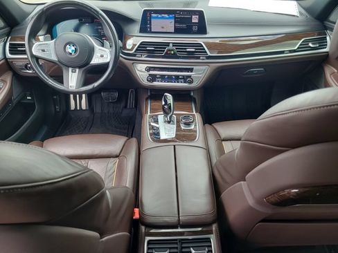 Used 2022 BMW 750i xDrive w/ Executive Package AWD/4WD image 16