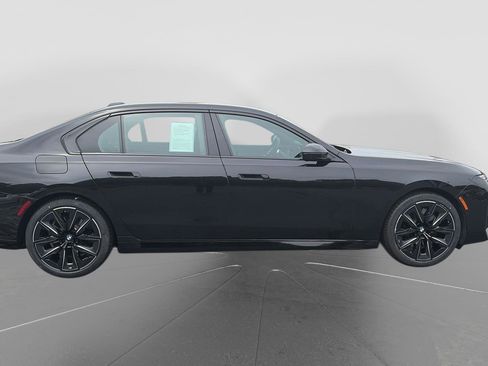 Used 2023 BMW 740i RWD image 6
