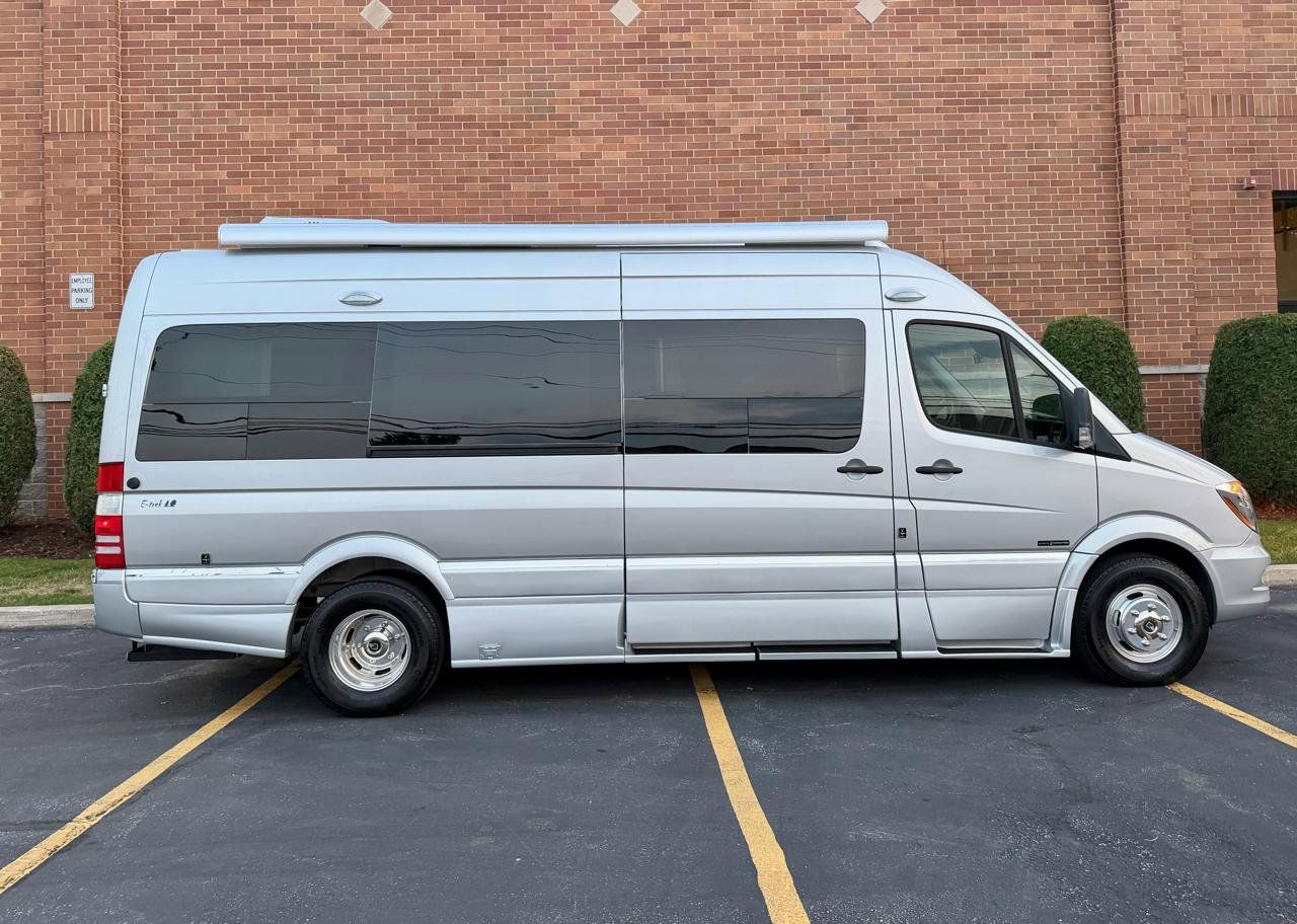 Used 2017 Mercedes-Benz Sprinter 3500 image 38