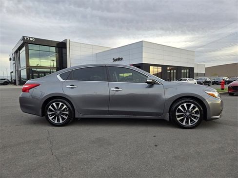 Used 2016 Nissan Altima 2.5 SL w/ 2.5 Technology Package image 7