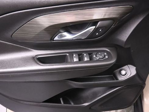 Used 2023 GMC Terrain SLE w/ Driver Convenience Package image 13