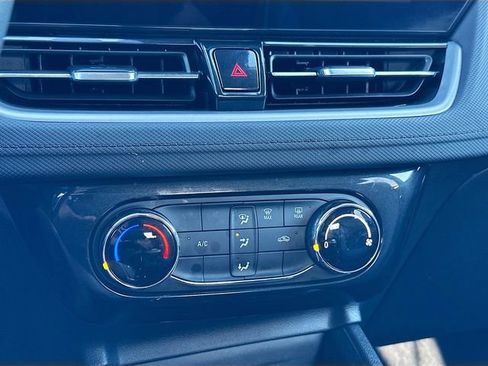 Used 2025 Chevrolet TrailBlazer LT image 15