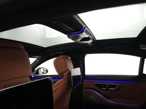 Certified 2025 Mercedes-Benz S 580e 4MATIC Sedan image 25