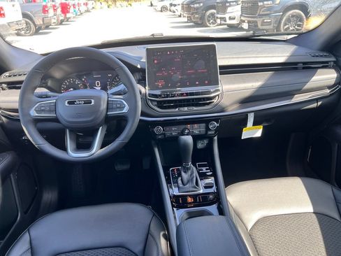 New 2026 Jeep Compass Latitude AWD/4WD image 11