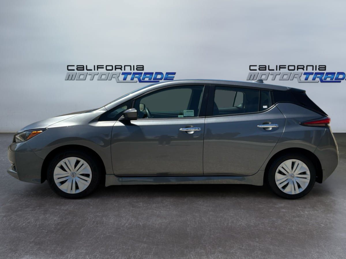 Used 2025 Nissan Leaf S FWD image 8