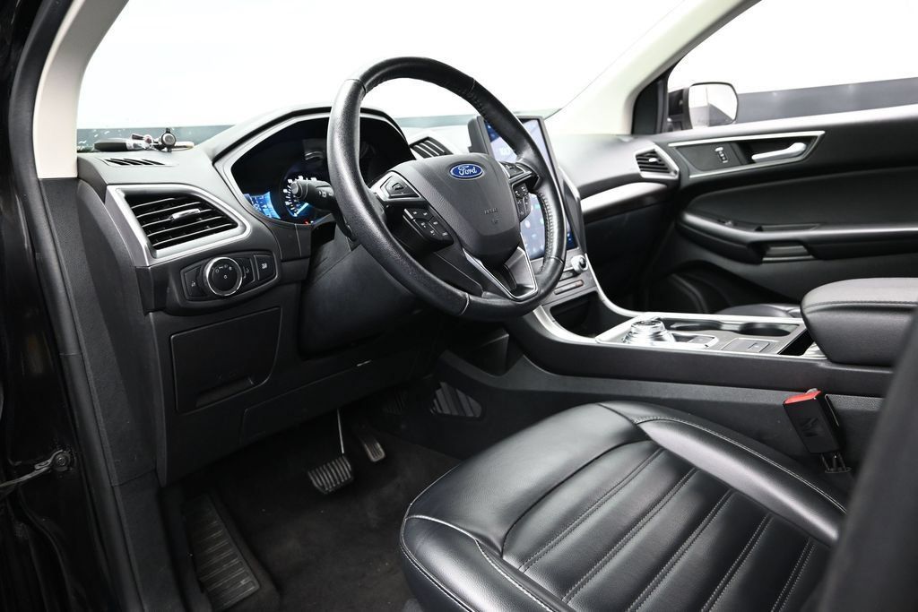 Used 2024 Ford Edge SEL AWD/4WD image 16