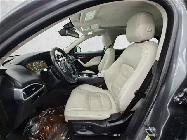 Used 2017 Jaguar F-PACE Prestige AWD/4WD image 17