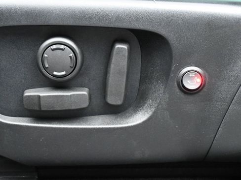 Used 2020 Land Rover Range Rover Evoque SE image 12