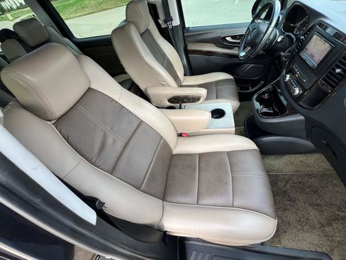 Used 2018 Mercedes-Benz Metris Passenger Van image 25