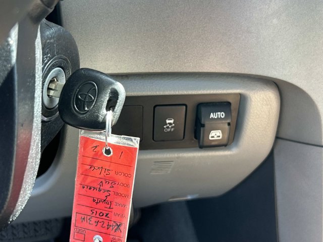 Used 2015 Toyota Sequoia Platinum AWD/4WD image 38