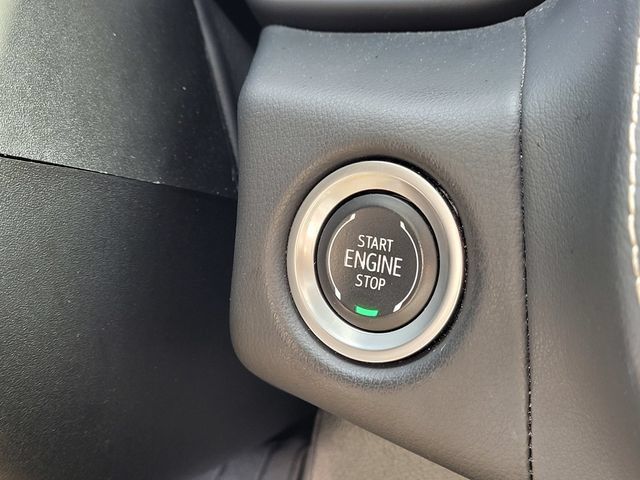 Used 2024 Chevrolet Tahoe Premier AWD/4WD image 18