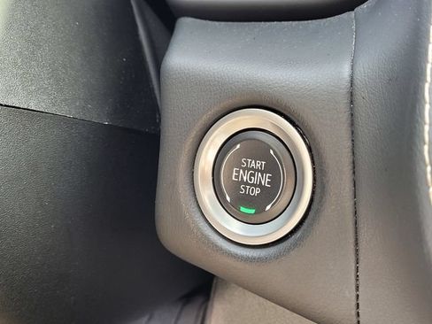 Used 2024 Chevrolet Tahoe Premier AWD/4WD image 18