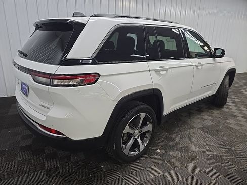 Used 2025 Jeep Grand Cherokee Limited w/ Trailer Tow Package AWD/4WD image 10