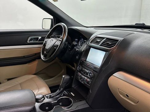 Used 2016 Ford Explorer XLT w/ Equipment Group 202A image 45