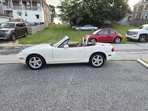 Used 1999 MAZDA MX-5 Miata RWD image 7