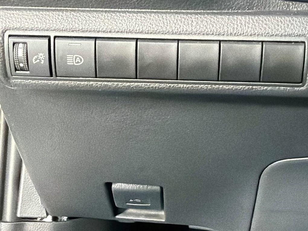 Used 2025 Toyota Corolla SE FWD image 15