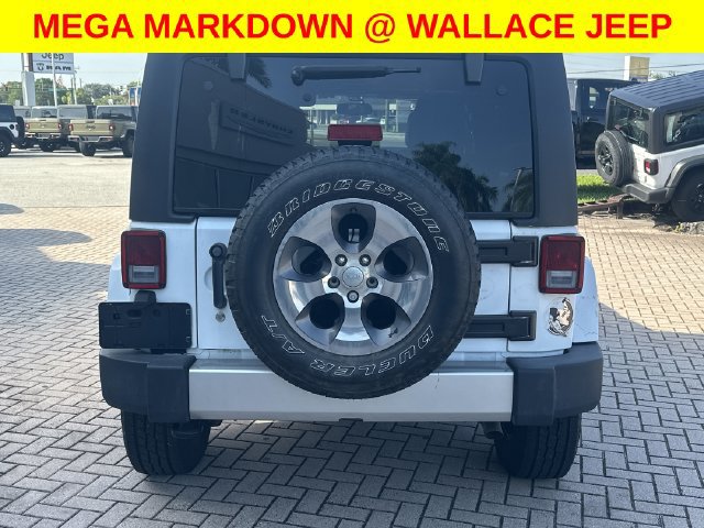 Used 2017 Jeep Wrangler Unlimited Sahara w/ Connectivity Group AWD/4WD image 5