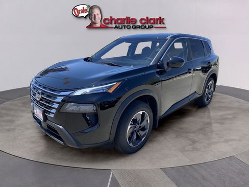 Used 2024 Nissan Rogue SV image 1