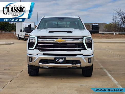 Used 2025 Chevrolet Silverado 2500 LTZ w/ LTZ Premium Package image 4