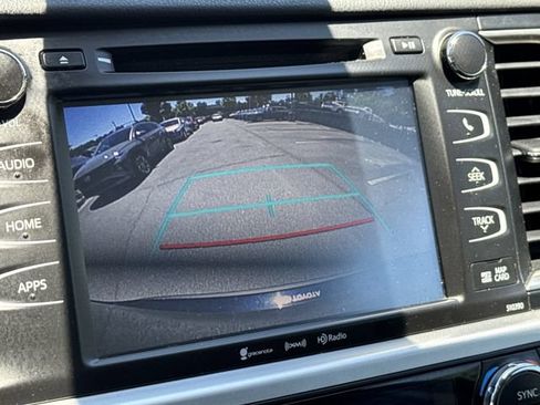 Used 2019 Toyota Highlander SE AWD/4WD image 31